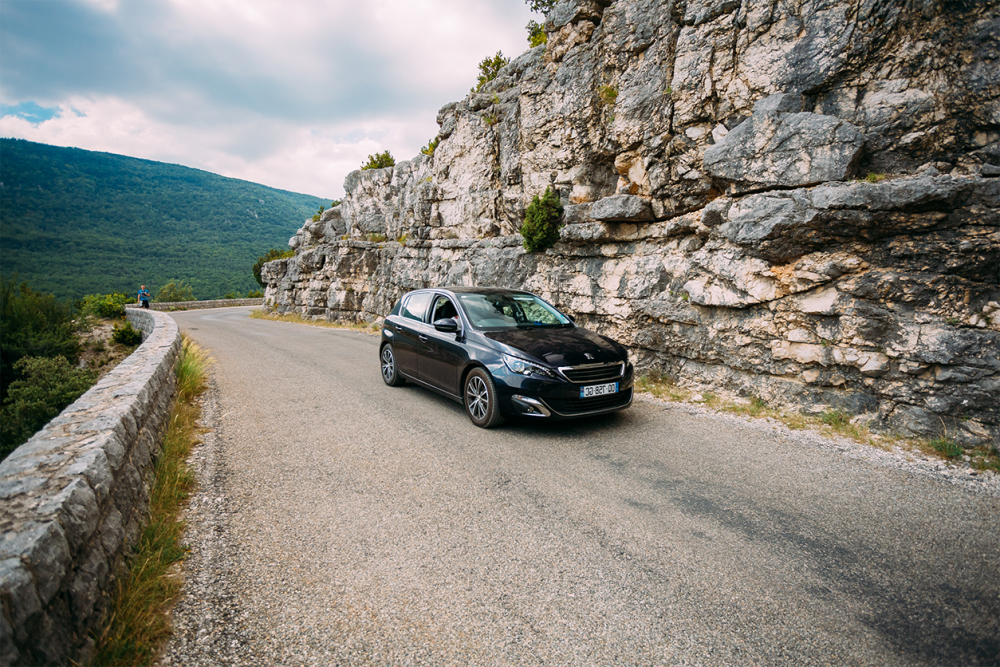 découvrez l'univers de l'auto-électricité : des conseils pratiques pour l'entretien électrique de votre véhicule, des innovations en matière de technologies de pointe, ainsi que des solutions pour optimiser la performance de votre automobile.