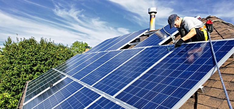 découvrez les avantages de l'autoconsommation électrique : optimisez votre consommation d'énergie, réduisez vos factures et adoptez une démarche écologique grâce à des solutions solaires adaptées à vos besoins.