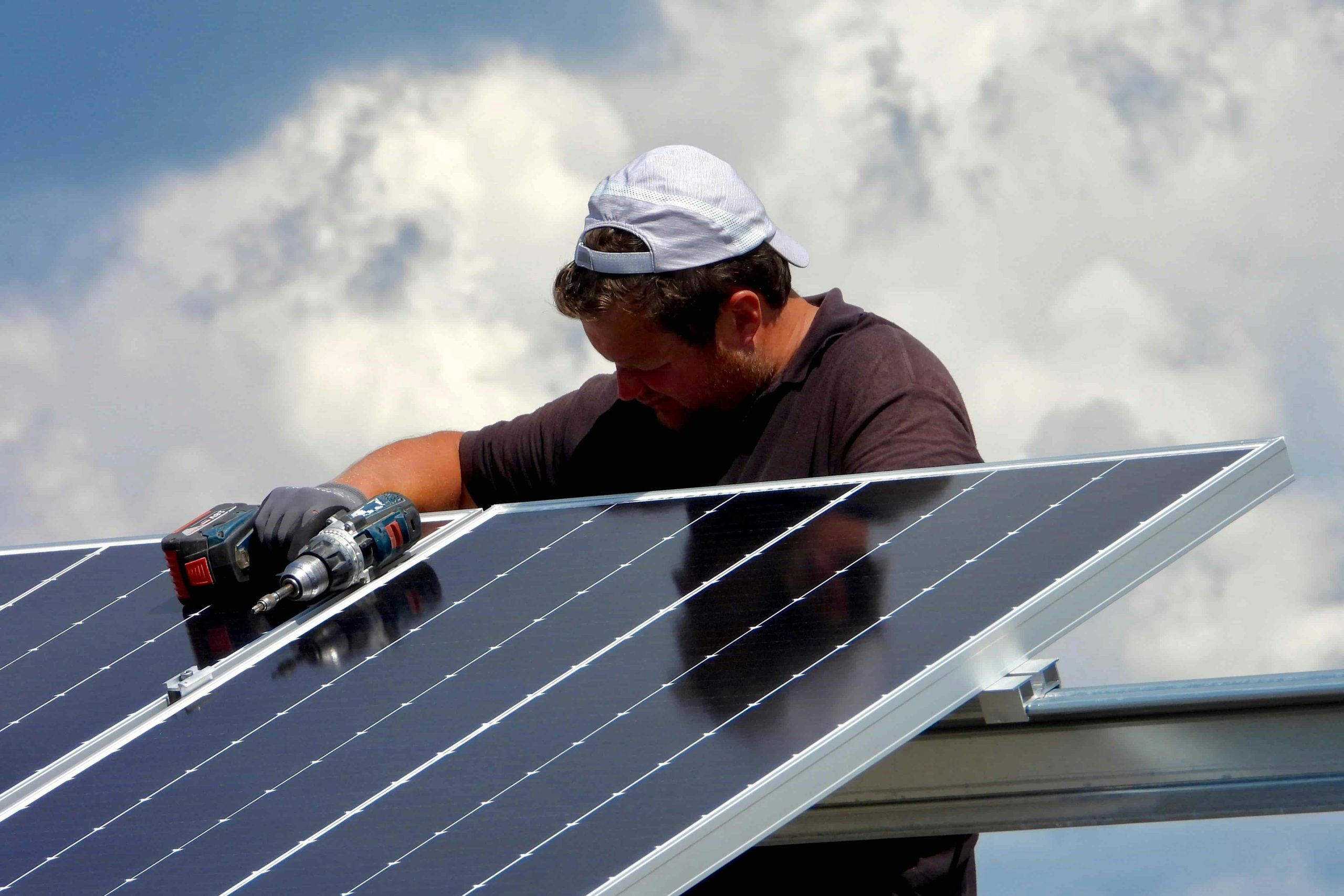 découvrez l'autoconsommation solaire, une solution durable qui vous permet de produire votre propre électricité à partir de l'énergie du soleil. profitez d'économies sur vos factures d'énergie et contributez à un avenir plus vert grâce à des systèmes photovoltaïques adaptés à vos besoins.