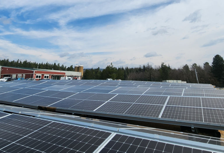 découvrez comment l'autoconsommation solaire industrielle transforme les entreprises en leur offrant une solution énergétique durable et économiquement attractive. optimisez vos coûts et réduisez votre empreinte carbone grâce à une installation solaire adaptée à vos besoins.