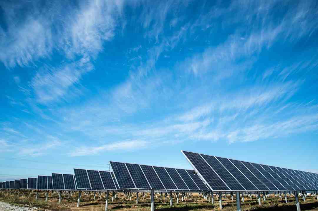 découvrez comment l'autofinancement photovoltaïque peut vous permettre de réduire vos factures d'énergie tout en investissant dans une solution durable. apprenez les avantages financiers et écologiques de produire votre propre électricité grâce à l'énergie solaire.