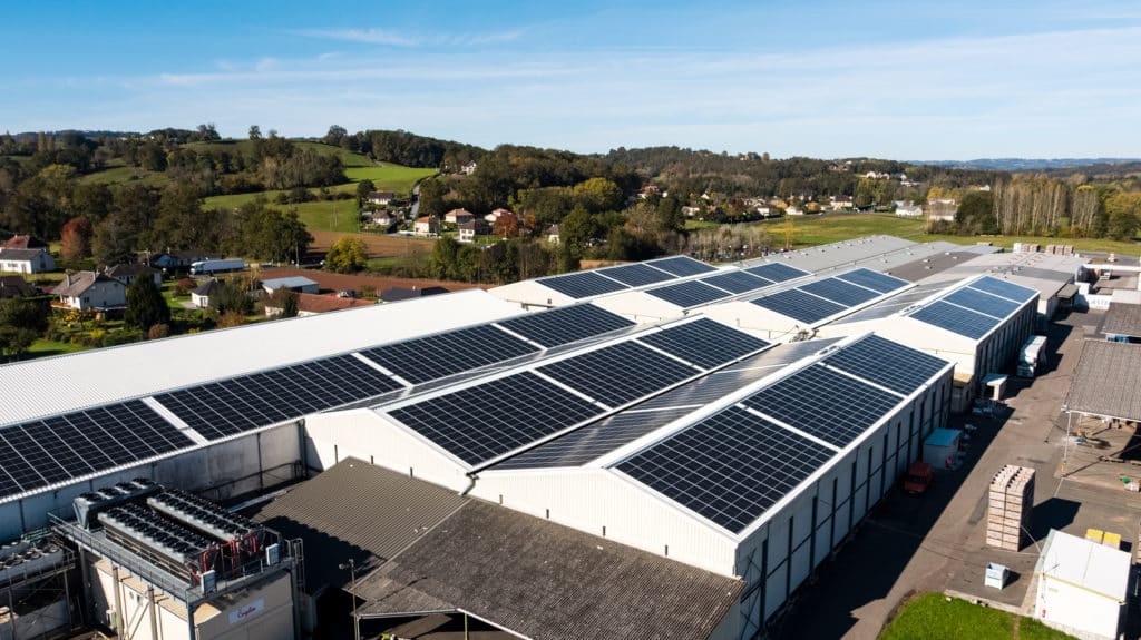 découvrez comment atteindre l'autonomie énergétique grâce à des solutions durables et innovantes. explorez les avantages des énergies renouvelables et des technologies intelligentes pour réduire votre empreinte carbone et optimiser votre consommation d'énergie.