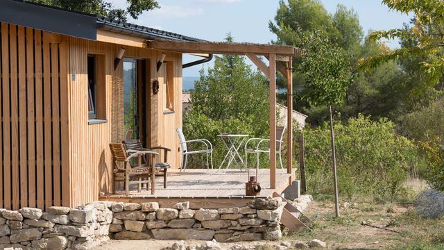 découvrez comment atteindre l'autosuffisance en bois grâce à des méthodes durables et des astuces pratiques. apprenez à cultiver, récolter et utiliser le bois de manière efficiente pour subvenir à vos besoins tout en préservant l'environnement.