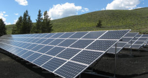 découvrez notre auvent solaire, la solution idéale pour profiter de l'extérieur tout en étant protégé des rayons du soleil. ajoutez une touche d'élégance à votre espace extérieur tout en réduisant votre consommation d'énergie grâce à cette innovation écologique.