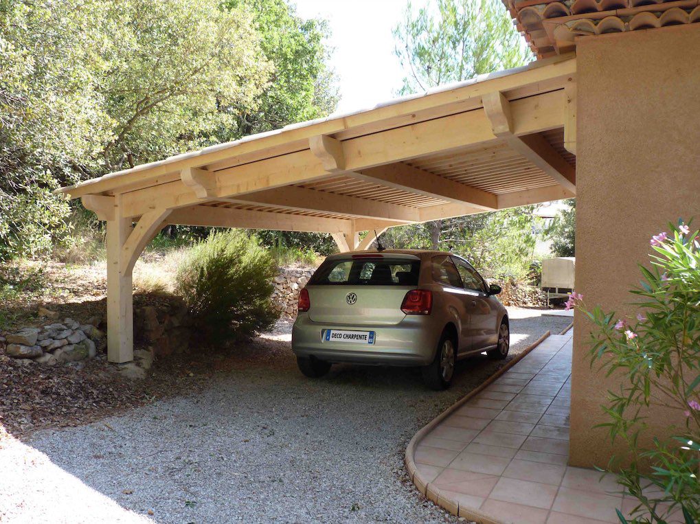 découvrez notre auvent en bois pour voiture, alliant esthétisme et robustesse. idéal pour protéger votre véhicule des intempéries tout en ajoutant une touche naturelle à votre extérieur.