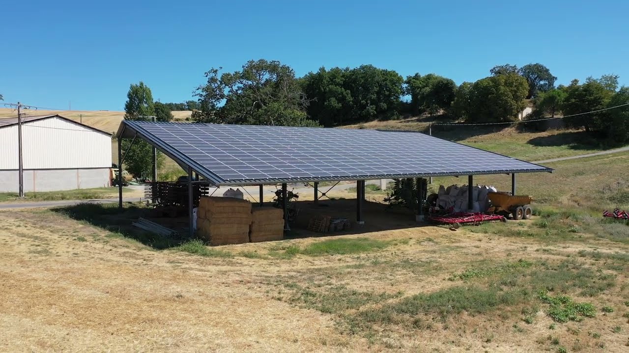 découvrez les avantages d'un hangar photovoltaïque de 100 kwc : une solution écologique et rentable pour la production d'énergie, réduisant vos coûts et votre empreinte carbone tout en optimisant l'espace de votre entreprise.