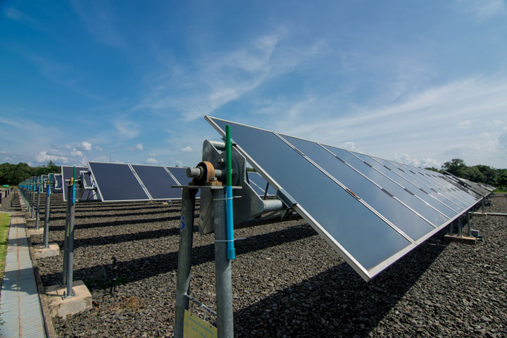 découvrez les avantages et inconvénients des centrales solaires. apprenez comment elles contribuent à la transition énergétique tout en évaluant leurs limites et défis. une analyse complète pour mieux comprendre cette source d'énergie renouvelable.