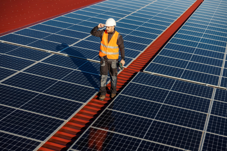 découvrez les nombreux avantages d'engager un installateur photovoltaïque à toulouse : expertise locale, économies d'énergie, aides financières et respect de l'environnement. maximisez votre investissement solaire avec des professionnels qualifiés.