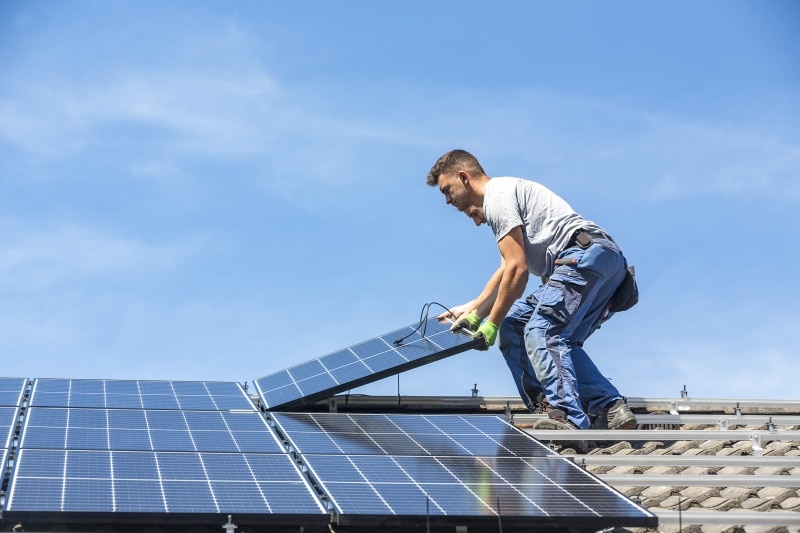 découvrez les avantages des panneaux photovoltaïques pour les professionnels : réduction des coûts énergétiques, valorisation de l'image écoresponsable, et aide à la conformité environnementale. explorez comment cette technologie peut propulser votre entreprise vers un avenir durable.