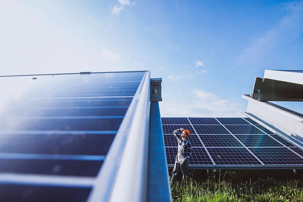 découvrez les principaux avantages des panneaux solaires pour les entreprises : réduction des coûts énergétiques, amélioration de l'image de marque, et contribution à la durabilité environnementale. adoptez l'énergie solaire et boostez votre rentabilité tout en respectant la planète.