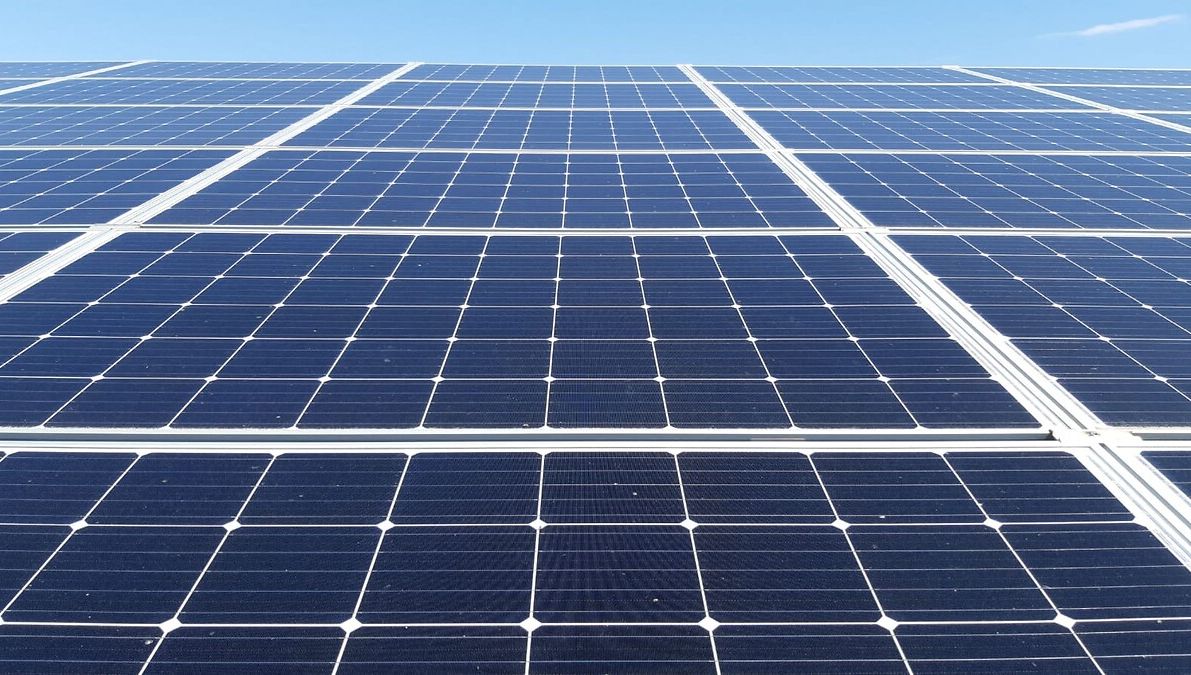 découvrez les nombreux avantages des panneaux solaires dans l'hérault : réduction des factures d'énergie, respect de l'environnement, valorisation de votre propriété et aides financières disponibles. optez pour une source d'énergie renouvelable et durable dès aujourd'hui!