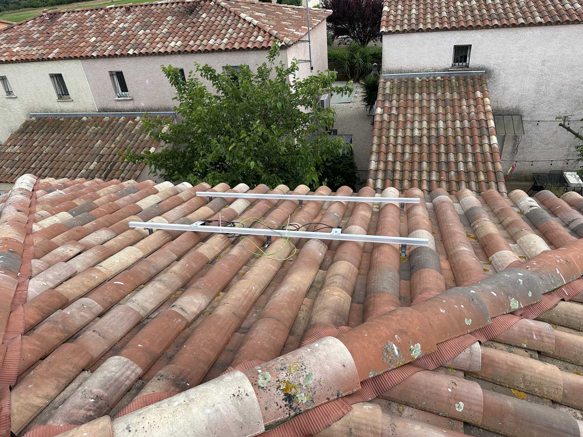 découvrez les avantages des panneaux solaires pour les entreprises à nîmes. profitez d'économies d'énergie, d'une réduction des coûts opérationnels et d'un engagement en faveur de l'environnement grâce à l'installation de solutions solaires adaptées à vos besoins.