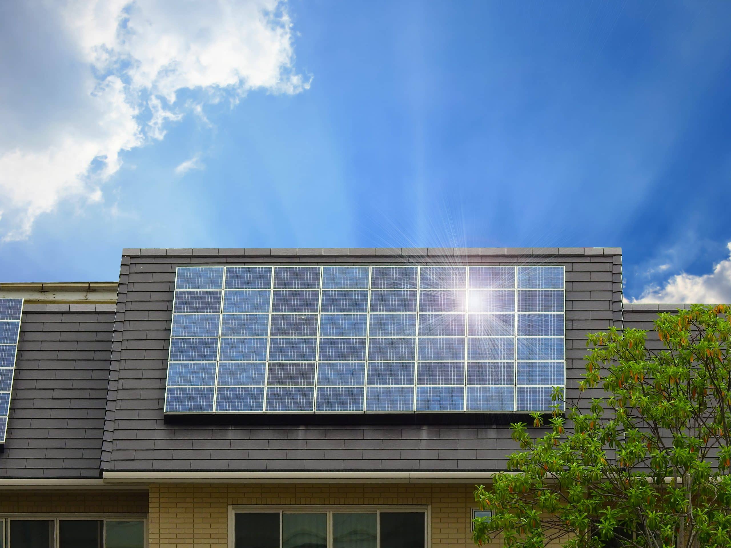 découvrez les nombreux avantages des panneaux photovoltaïques : une solution écologique et économique pour produire votre propre électricité, réduire votre facture énergétique, et bénéficier d'aides financières. optez pour une énergie renouvelable et engagez-vous dans la transition écologique tout en valorisant votre bien immobilier.