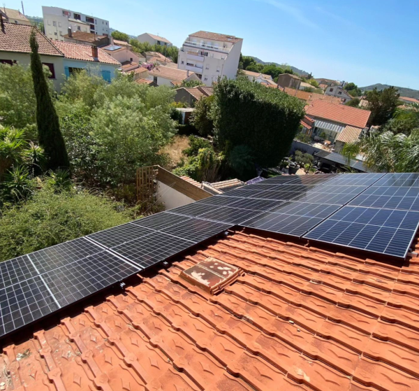 découvrez les nombreux avantages du photovoltaïque à béziers : une source d'énergie renouvelable, des économies sur vos factures d'électricité, des aides financières et un impact positif sur l'environnement.