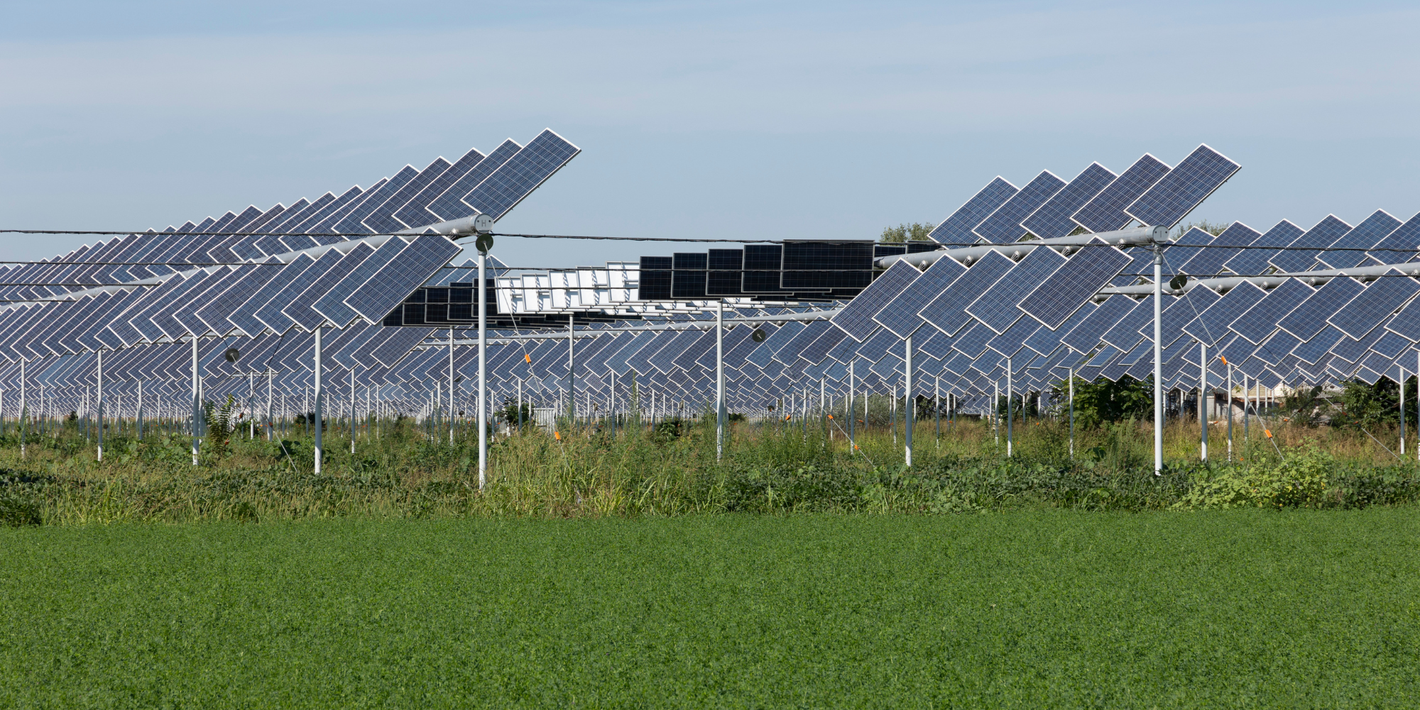 découvrez les nombreux avantages des panneaux photovoltaïques : énergie renouvelable, réduction des factures d'électricité, impact environnemental positif, et valorisation de votre patrimoine. optez pour une solution durable et économiquement avantageuse !