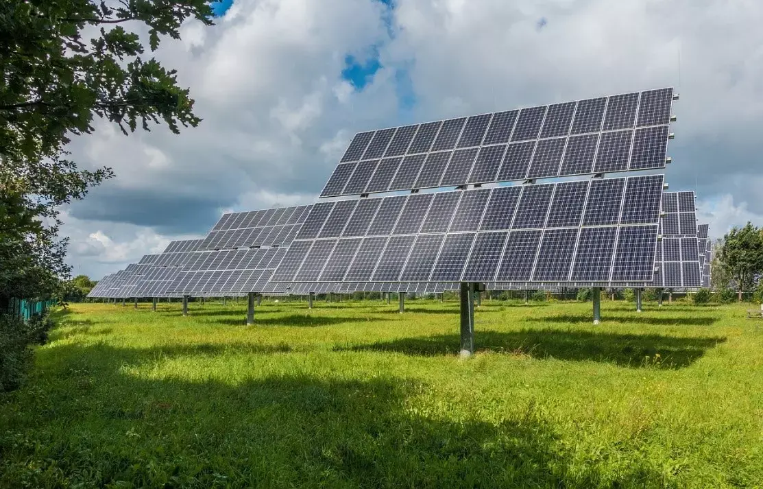 découvrez les nombreux avantages des panneaux photovoltaïques pour les entreprises : réduction des coûts énergétiques, valorisation de l'image écologique, contribution à la transition énergétique et retour sur investissement rapide. adoptez l'énergie solaire et transformez votre activité tout en participant au développement durable.