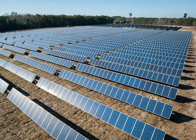 découvrez les avantages du solaire et comment il peut générer des économies significatives sur vos factures d'énergie. adoptez des solutions durables pour un avenir plus vert et une réduction de vos coûts.