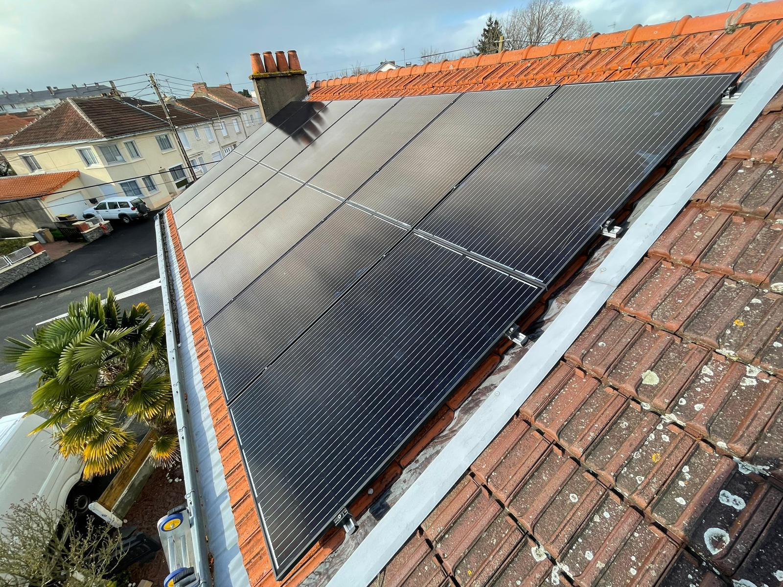 découvrez les avantages des solutions solaires pour les entreprises à montpellier. optimisez vos coûts énergétiques, participez à la transition énergétique et développez une image écoresponsable grâce à l'énergie solaire.