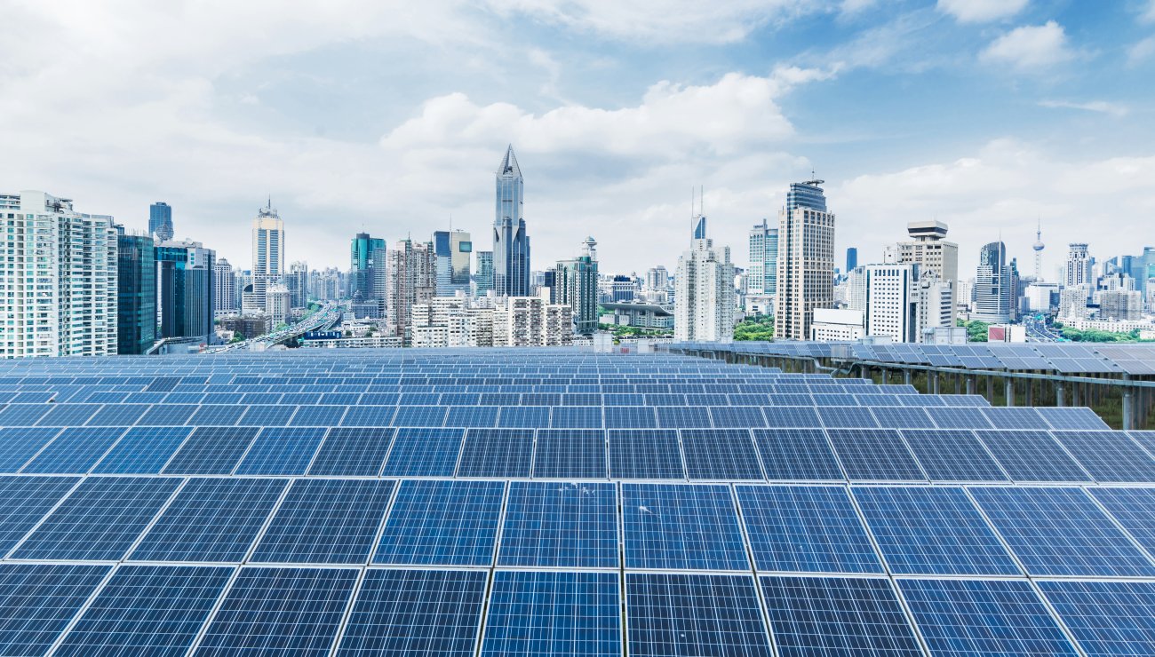 découvrez comment les panneaux solaires façonnent l'avenir de l'énergie durable. explorez les innovations, les avantages écologiques et économiques de cette technologie renouvelable qui promet un monde plus vert et plus respectueux de l'environnement.
