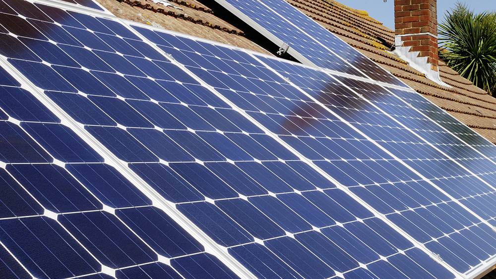 découvrez notre enquête approfondie sur les panneaux photovoltaïques : avis d'experts, retours d'expérience et conseils pratiques pour choisir la meilleure solution d'énergie solaire adaptée à vos besoins. profitez d'une énergie renouvelable efficace et durable !