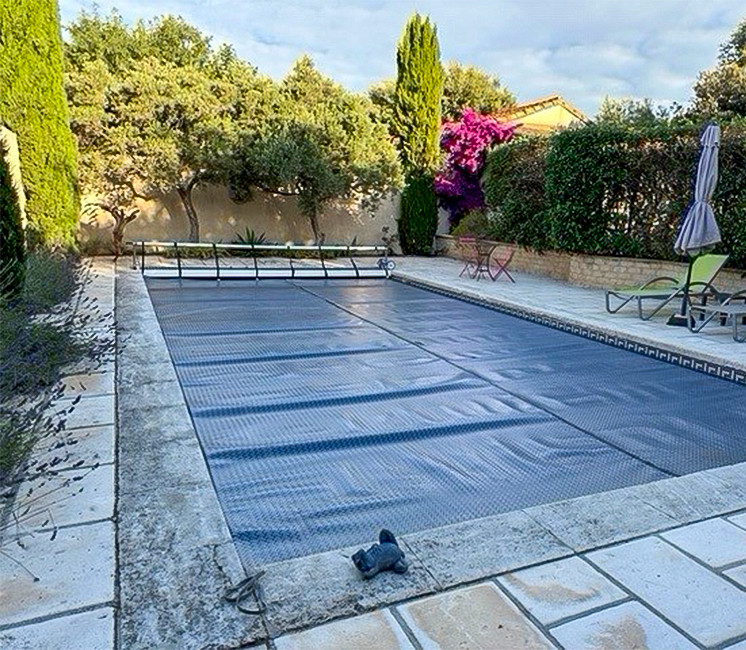 découvrez notre sélection de bâches de piscine, idéales pour protéger votre bassin des intempéries et des salissures. offrant une protection optimale, nos bâches sont disponibles en plusieurs tailles et matériaux pour s'adapter à tous types de piscines. prolongez la durée de vie de votre piscine avec nos produits de qualité !