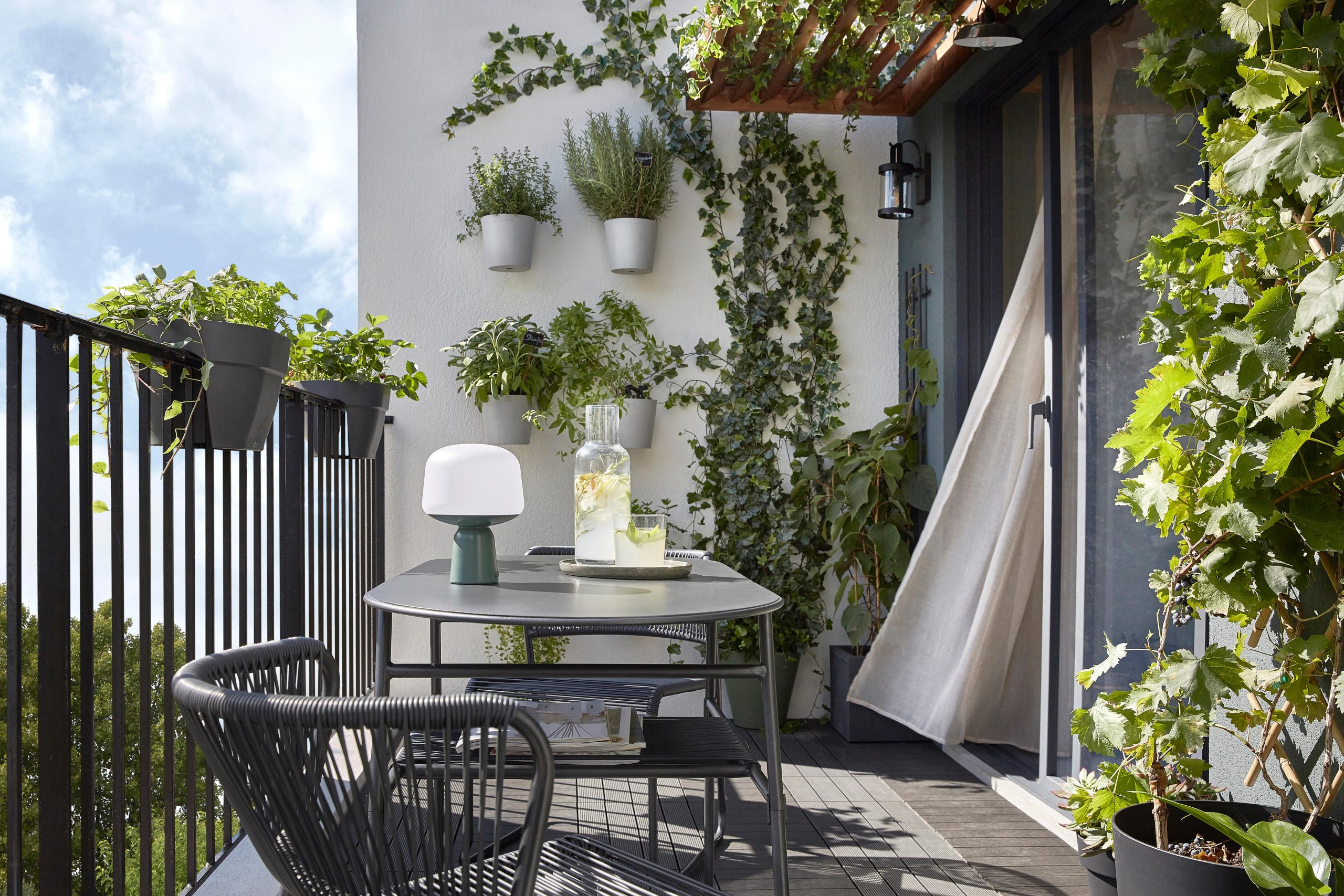 découvrez l'art d'aménager un balcon cosy et esthétique, transformant cet espace extérieur en un véritable havre de paix. idées déco, conseils pratiques et inspirations pour profiter pleinement de votre balcon tout au long de l'année.