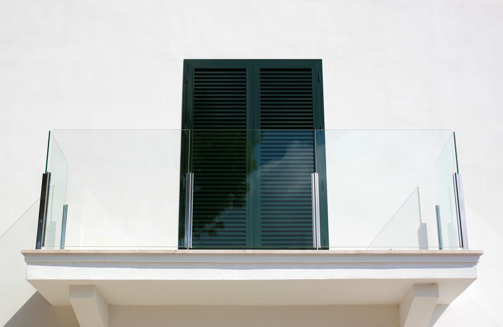 découvrez comment aménager et décorer votre balcon pour en faire un espace de détente et de convivialité. profitez d'idées inspirantes, de conseils pratiques et de solutions astucieuses pour valoriser votre extérieur, quel que soit sa taille.