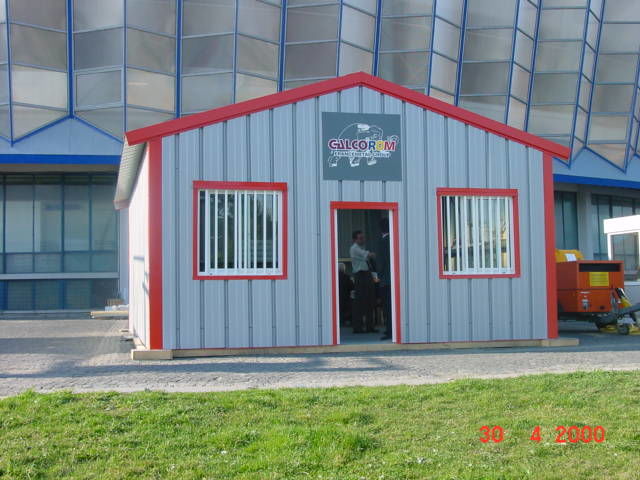 découvrez notre kit bâtiment industriel complet, conçu pour répondre à tous vos besoins en construction. idéal pour les projets de grande envergure, ce kit allie robustesse et modularité, garantissant une installation rapide et efficace.