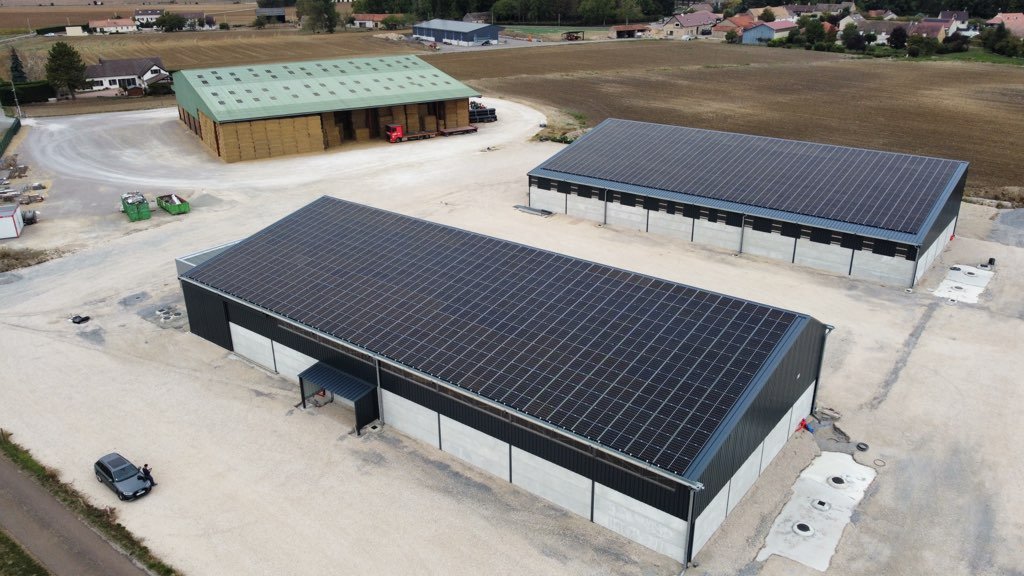 découvrez les bâtiments photovoltaïques, une solution durable et innovante pour produire de l'énergie solaire tout en optimisant l'espace. apprenez comment intégrer des panneaux solaires dans vos constructions afin de réduire votre empreinte carbone et de favoriser la transition énergétique.