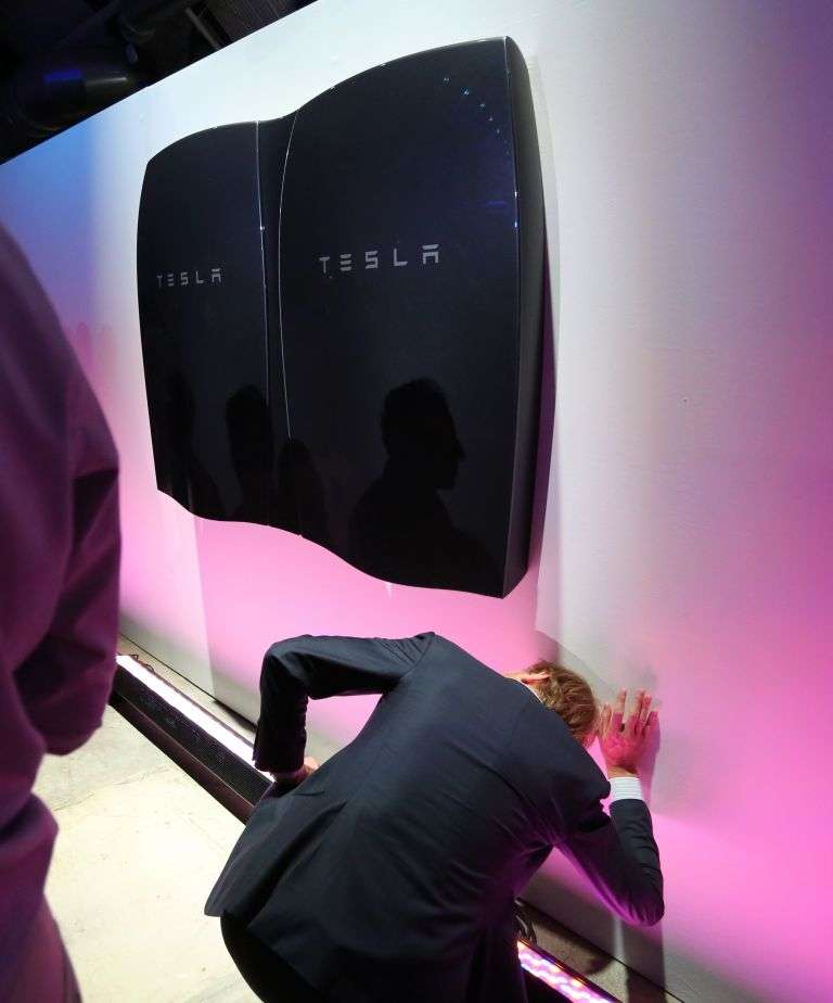 découvrez la batterie solaire tesla, une solution innovante pour stocker l'énergie et réduire votre empreinte carbone. profitez d'une autonomie énergétique tout en contribuant à un avenir durable grâce à la technologie avancée de tesla.