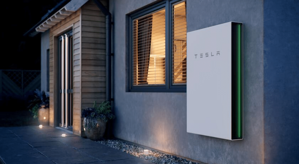découvrez la batterie solaire tesla, une solution innovante pour stocker l'énergie renouvelable de votre maison. profitez d'une autonomie énergétique accrue tout en réduisant votre empreinte carbone. idéale pour les foyers soucieux de l'environnement, la batterie solaire tesla transforme votre consommation d'énergie.