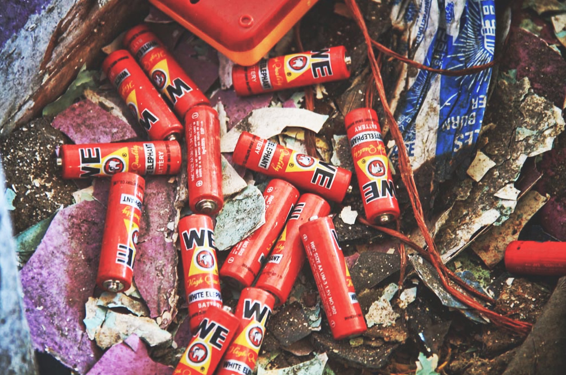 découvrez notre sélection de batteries de haute performance adaptées à tous vos appareils électroniques. que ce soit pour votre smartphone, votre ordinateur portable ou vos outils électroportatifs, trouvez la batterie idéale pour une autonomie prolongée et une utilisation optimale.