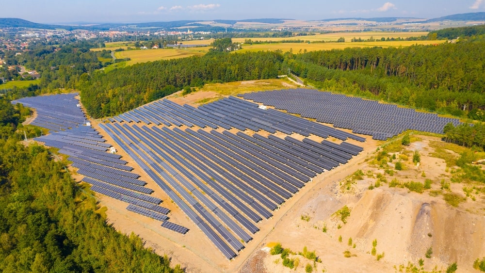 découvrez l'importance du bilan carbone dans le secteur photovoltaïque. analysez l'impact environnemental de vos installations solaires et optimisez votre empreinte carbone grâce à des solutions durables et efficaces.