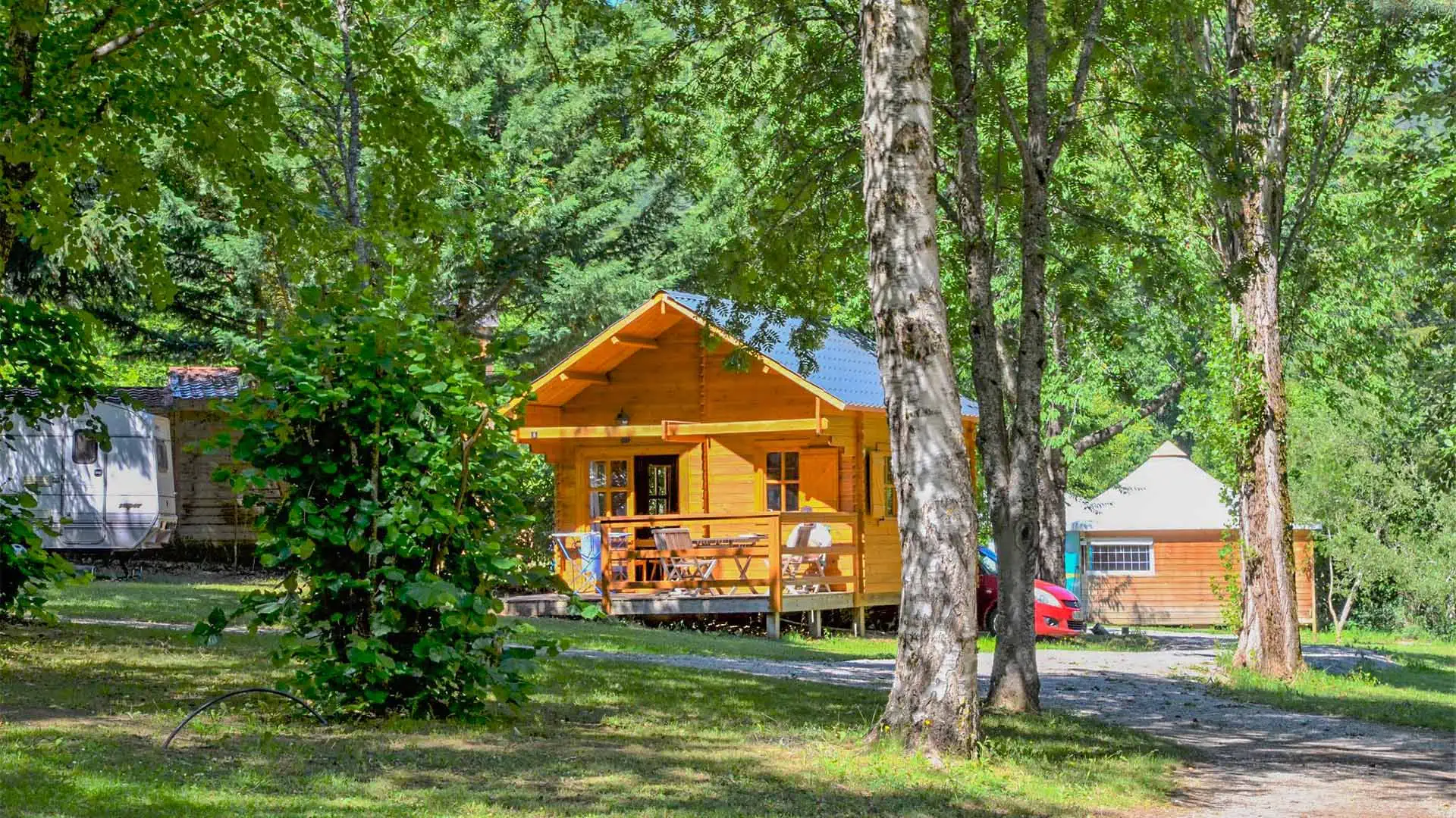 découvrez le plaisir du camping à travers des expériences inoubliables en pleine nature. que vous soyez fan de tentes, de caravanes ou de camping sauvage, trouvez des conseils, des astuces et des destinations idéales pour vous évader et profiter de moments de détente en extérieur.