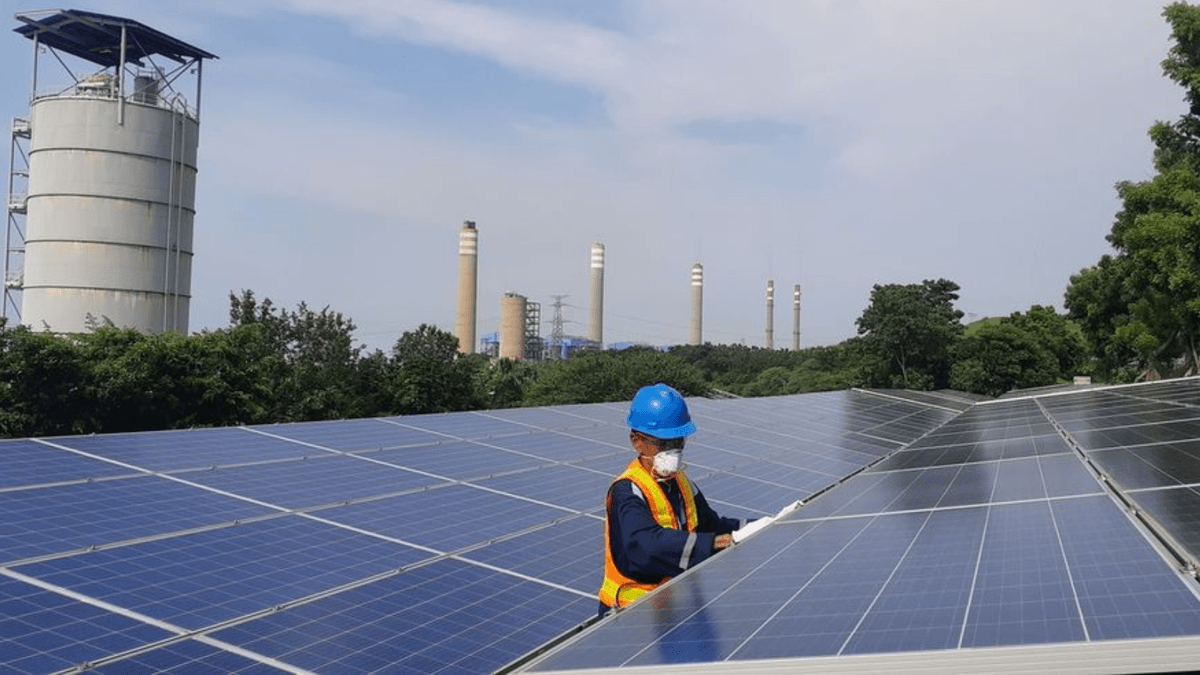 découvrez le phénomène fascinant du bruit solaire, ses origines et ses impacts sur notre environnement. apprenez comment les fluctuations solaires influencent le climat terrestre et les technologies modernes.