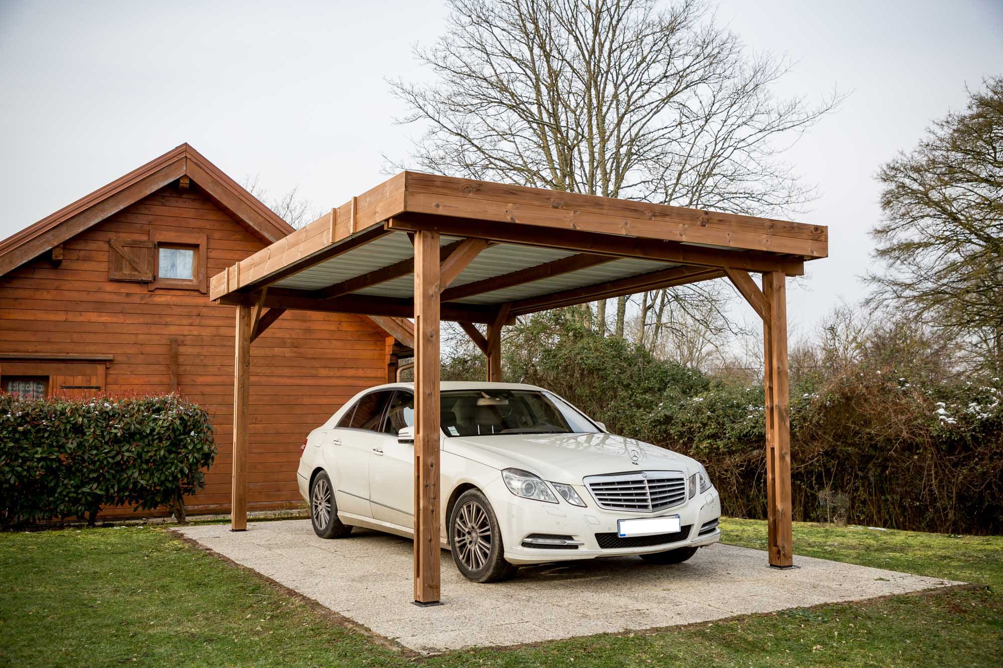 découvrez notre sélection de carports en bois, alliant esthétisme et fonctionnalité. protégez votre véhicule des intempéries tout en ajoutant une touche naturelle à votre extérieur. idéal pour les amoureux de la nature, nos carports en bois sont durables et faciles à intégrer dans votre jardin.