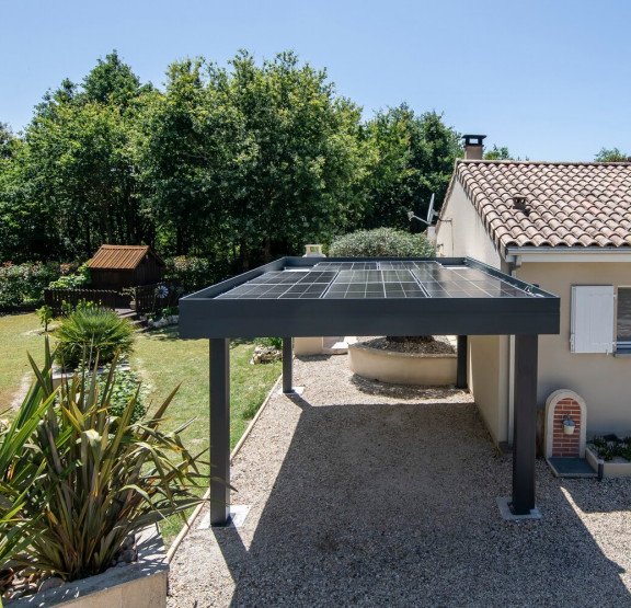 découvrez notre carport économique, une solution idéale pour protéger votre véhicule tout en respectant votre budget. fabriqué avec des matériaux durables et esthétiques, ce carport offre une excellente protection contre les intempéries et s'intègre harmonieusement dans votre jardin.