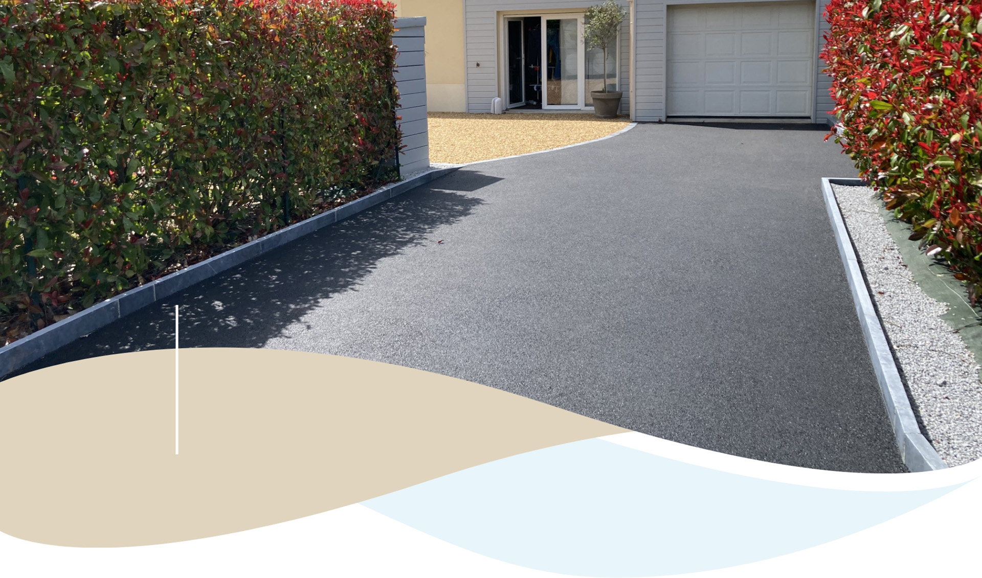 découvrez notre carport en goudron, une solution pratique et esthétique pour protéger votre véhicule des intempéries. offrant une durabilité exceptionnelle et un design moderne, ce carport s'intègre parfaitement à votre espace extérieur tout en garantissant une sécurité optimale.