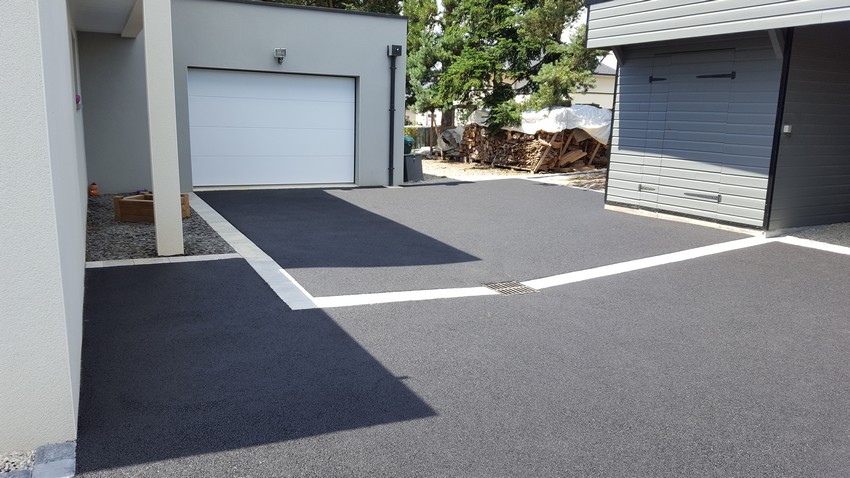 découvrez notre carport en goudron, une solution pratique et esthétique pour protéger votre véhicule des intempéries. durable et élégant, ce abri offre une protection optimale tout en s'intégrant harmonieusement à votre jardin. idéal pour tous les types de véhicules, il est facile à installer et résistant dans le temps.