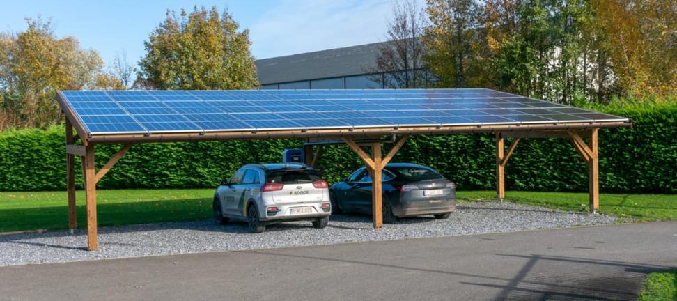 découvrez les avantages d'un carport solaire : protection pour votre véhicule tout en produisant de l'énergie renouvelable. optez pour une solution écologique et économique qui allie praticité et respect de l'environnement.