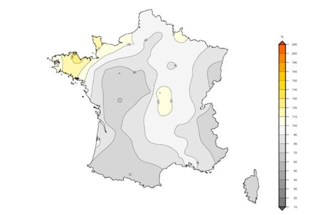 découvrez l'ensoleillement en bretagne, une région appréciée pour ses paysages magnifiques et son climat tempéré. apprenez comment le soleil influence les activités de plein air, la floraison des jardins et les plages bretonnes tout au long de l'année.