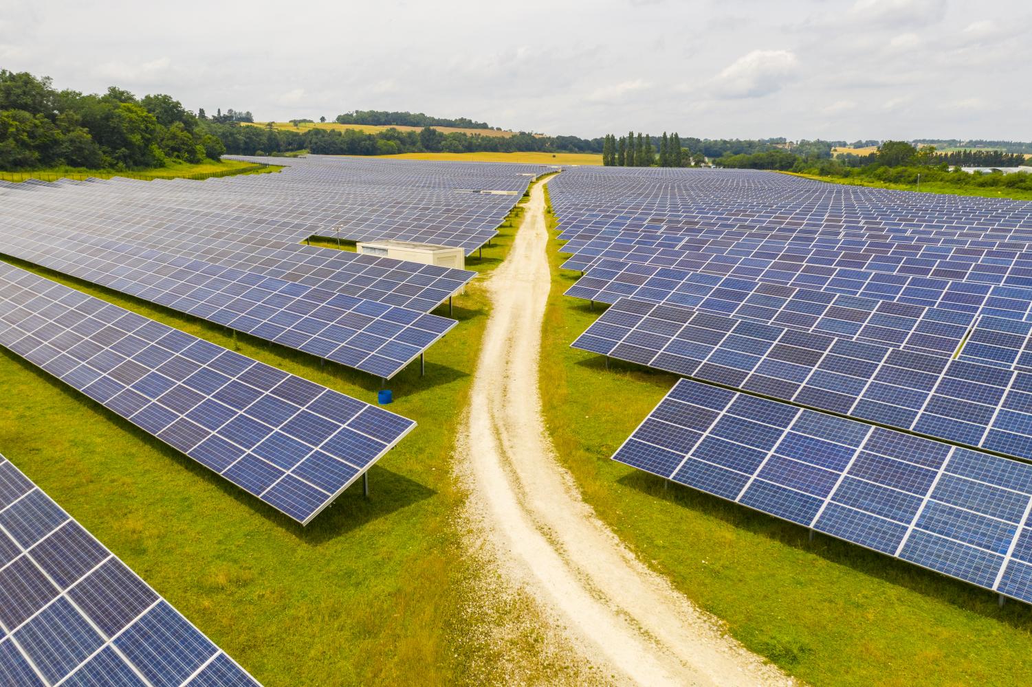 découvrez les opportunités de la cession photovoltaïque : un moyen efficace de maximiser vos investissements solaires tout en contribuant à la transition énergétique. informez-vous sur les démarches, avantages et législation liés à la cession de vos installations photovoltaïques.