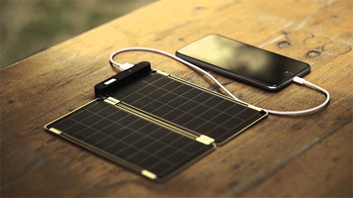 découvrez notre chargeur solaire, une solution écologique et pratique pour recharger vos appareils électroniques partout. idéal pour les randonnées, les voyages et les situations d'urgence, ce chargeur vous permet de profiter de l'énergie renouvelable et de rester connecté, où que vous soyez.