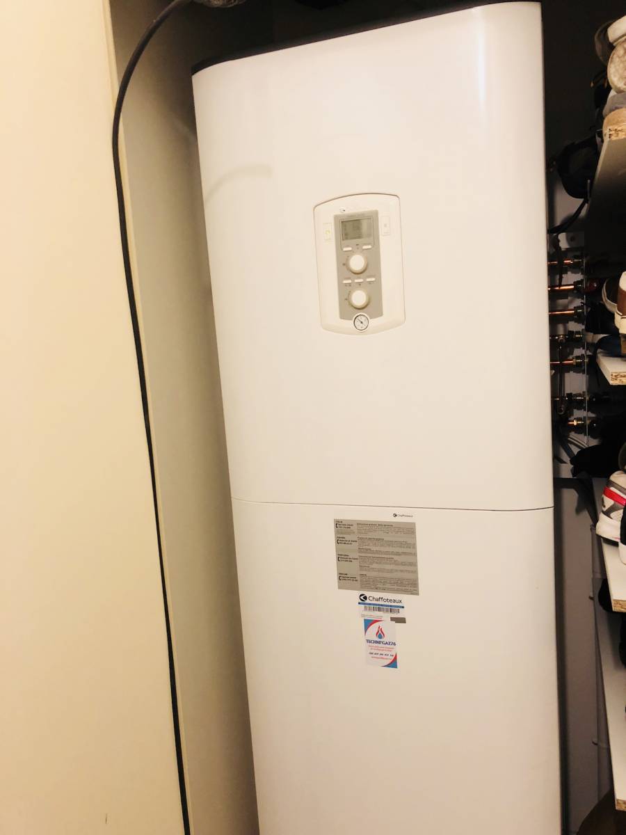 découvrez la chaudière gaz solaire, une solution innovante et écologique pour chauffer votre maison. alliant l'énergie solaire à la technologie à gaz, elle optimise le confort tout en réduisant votre empreinte carbone. idéale pour un chauffage efficace et durable.
