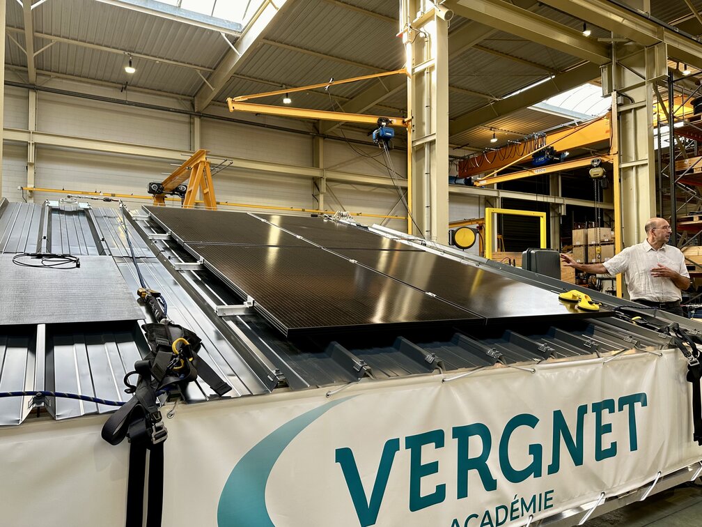 découvrez comment choisir la formation solaire idéale pour développer vos compétences dans le domaine des énergies renouvelables. explorez nos programmes, bénéficiez d'un apprentissage pratique et devenez un expert en solutions solaires adaptées à vos besoins professionnels.
