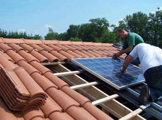 découvrez comment choisir le bon installateur de panneaux photovoltaïques pour maximiser l'efficacité de votre installation solaire. conseils pratiques, critères essentiels et avantages d'une installation professionnelle pour profiter pleinement de l'énergie renouvelable.