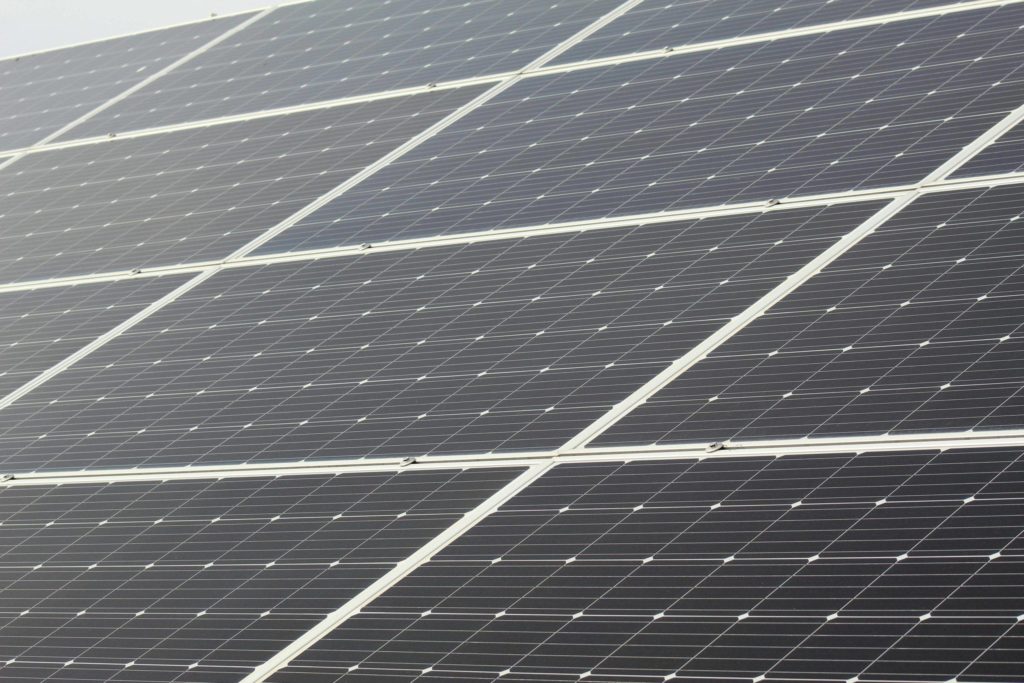 découvrez comment choisir le kit photovoltaïque idéal pour vos besoins énergétiques. notre guide vous aide à comprendre les différents types de kits, leurs composants et les critères à prendre en compte pour optimiser votre production d'énergie solaire.
