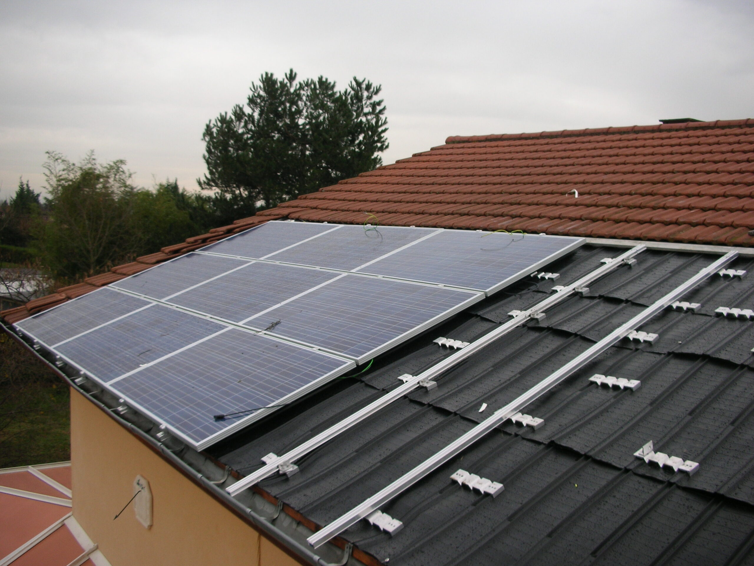 découvrez comment faire le meilleur choix de panneaux photovoltaïques pour votre installation solaire. explorez les critères essentiels, les différents types de panneaux et leurs avantages afin d'optimiser votre production d'énergie et de réduire votre empreinte carbone.