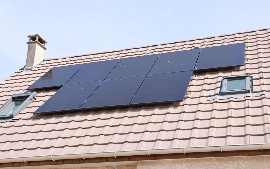 découvrez comment choisir le nombre optimal de panneaux solaires pour répondre à vos besoins énergétiques. informez-vous sur les facteurs influençant le dimensionnement de votre installation solaire et maximisez votre efficacité énergétique tout en réduisant vos factures d'électricité.