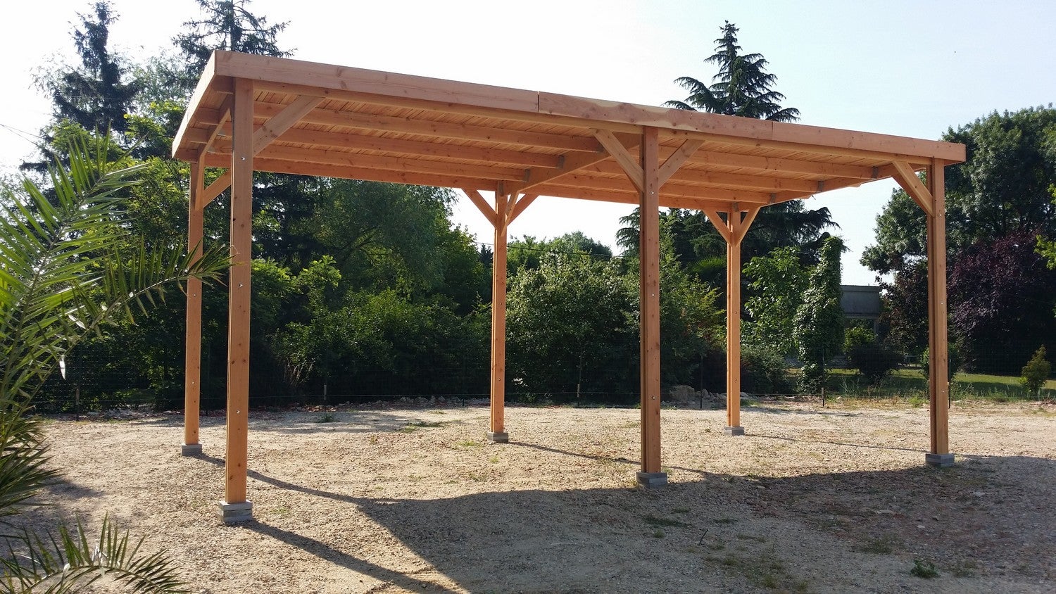 découvrez notre guide complet sur la surface des toits en mètres carrés (m2). apprenez à calculer la surface de votre toit, les types de matériaux adaptés et les normes à respecter pour optimiser votre espace. idéal pour les propriétaires souhaitant rénover ou construire.